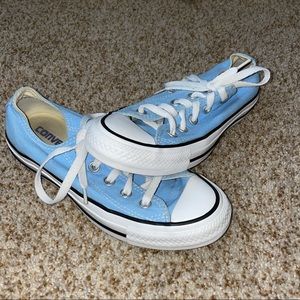Light blue low rise converse size women’s 6